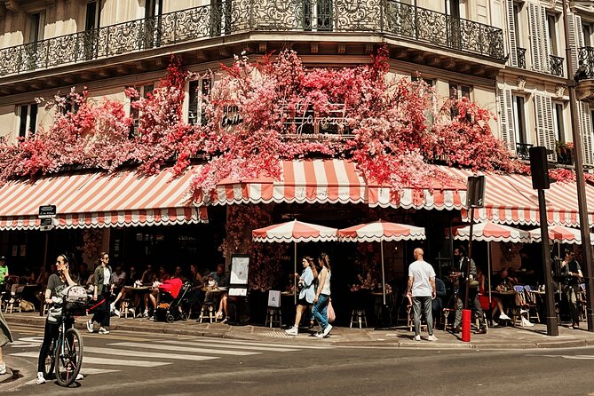 Paris Le Marais Food Tour – Full French Meal by Do Eat Better - Hôtel de Sully courtyard: cheese tasting near a landmark