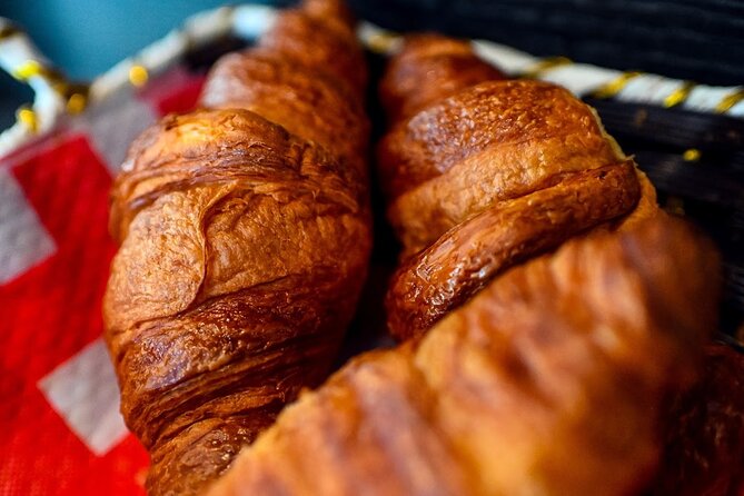 Paris Le Marais Food Tour With 10+ Tastings, Cheese, Wine & More - Group size, walking pace, and comfort tips that matter in Le Marais