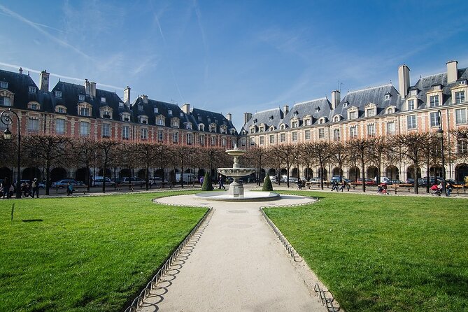 Paris Le Marais Hidden Gems Small Group Tour with Cruise Option - Impasse des Arbaletriers: Medieval Dead-End Streets and Street Art Contrast