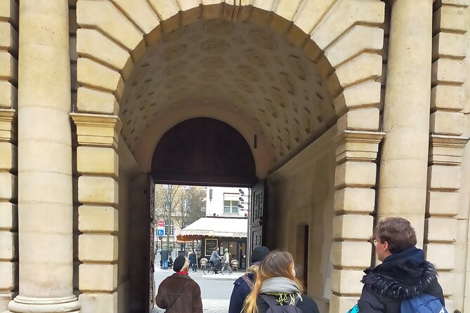 Paris Le Marais Hidden Gems Small Group Tour with Cruise Option - Bibliothèque Historique de la Ville de Paris: Hôtel de Lamoignon and the Books You Will Want to See