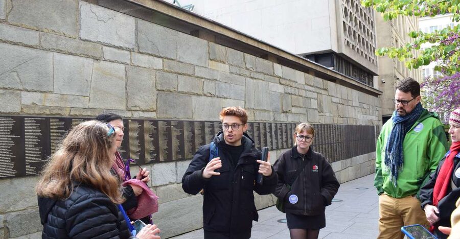 Paris: Le Marais & Montmartre Jewish History Walking Tour - Le Marais: Where Jewish Paris Starts to Feel Real