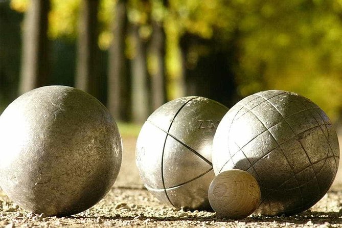 Paris Learn How to Play Pétanque French Experience - Key things that make this pétanque class worth it