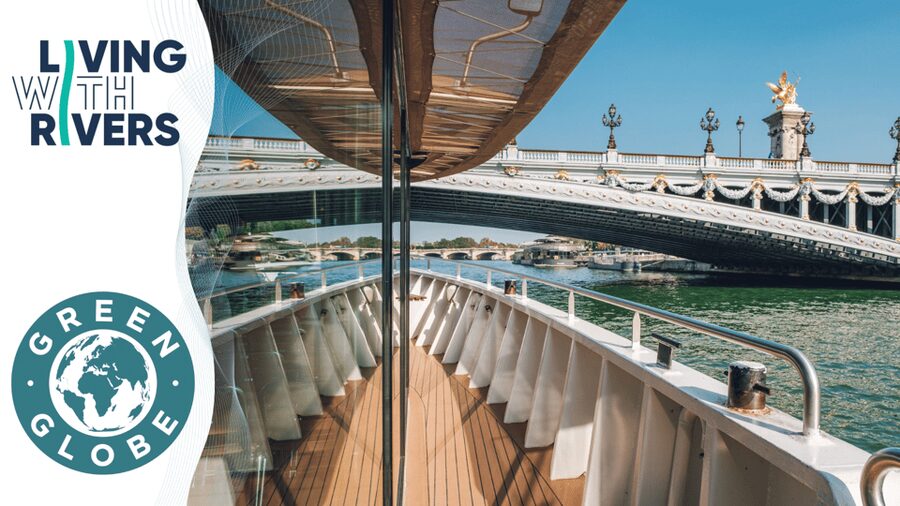 Paris: Live Guided Cruise with Crepe and Soft Drink - Finding the dock near the Eiffel Tower in time