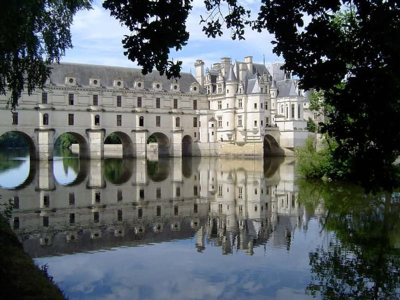 Paris: Loire Valley Castles Tour with Wine Tasting - Paris to the Loire Valley, how this day-trip really feels