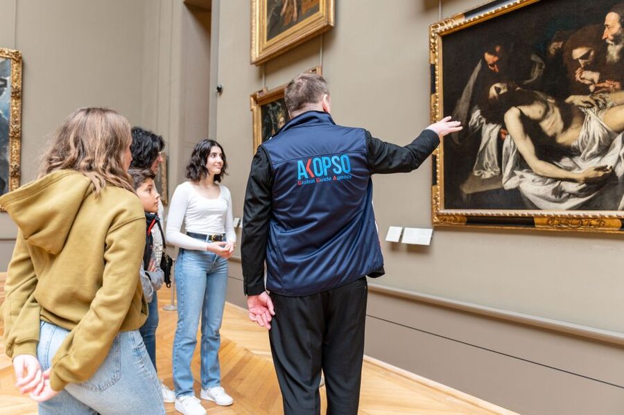 Paris: Louvre Masterpieces Private Tour with Reserved Entry - How the Guide Makes This Tour Feel Personal