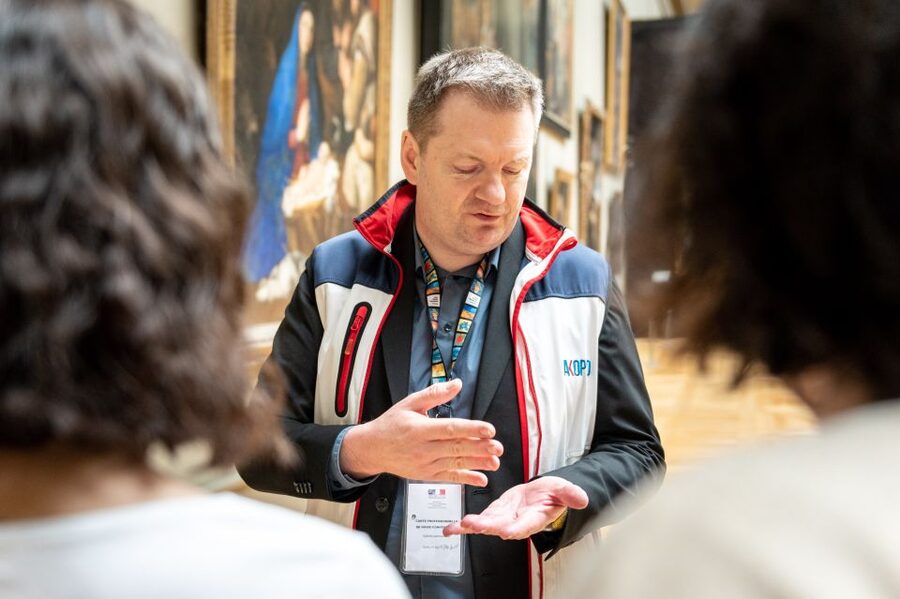 Paris: Louvre Masterpieces Private Tour with Reserved Entry - Practical Tips to Make the Day Go Smoothly