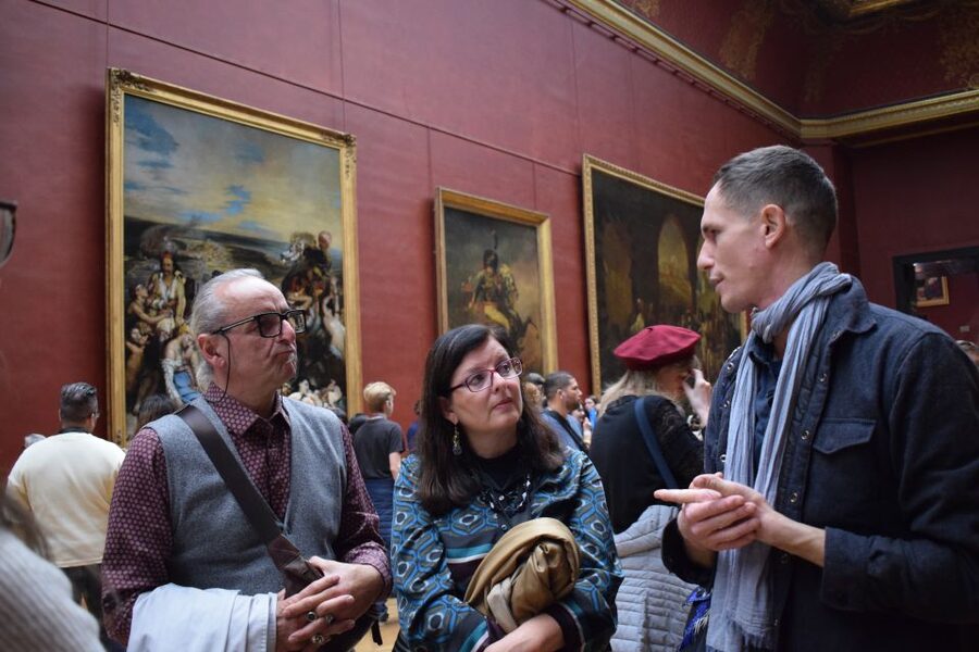 Paris: Louvre Masterpieces Tour with Pre-Reserved Tickets - Two hours of masterpieces without getting lost