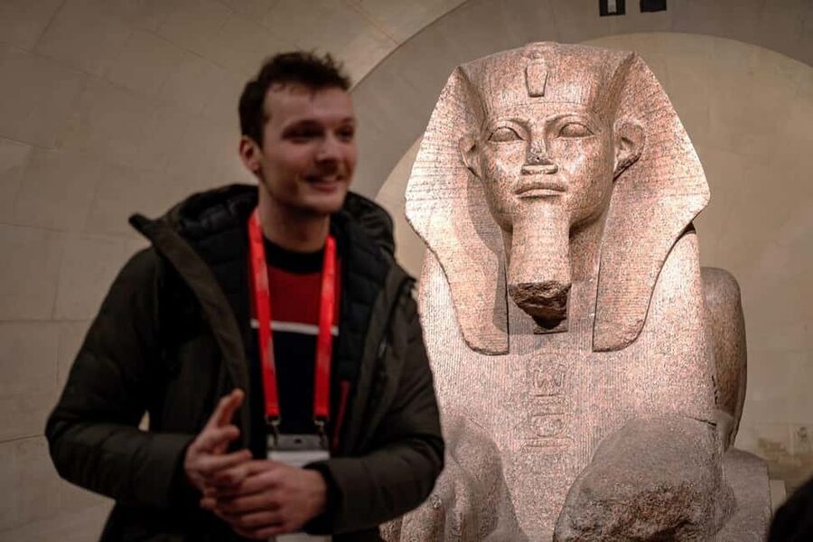 Paris: Louvre Masterpieces Tour with Pre-Reserved Tickets - Who this Louvre Masterpieces tour suits, and who should skip it