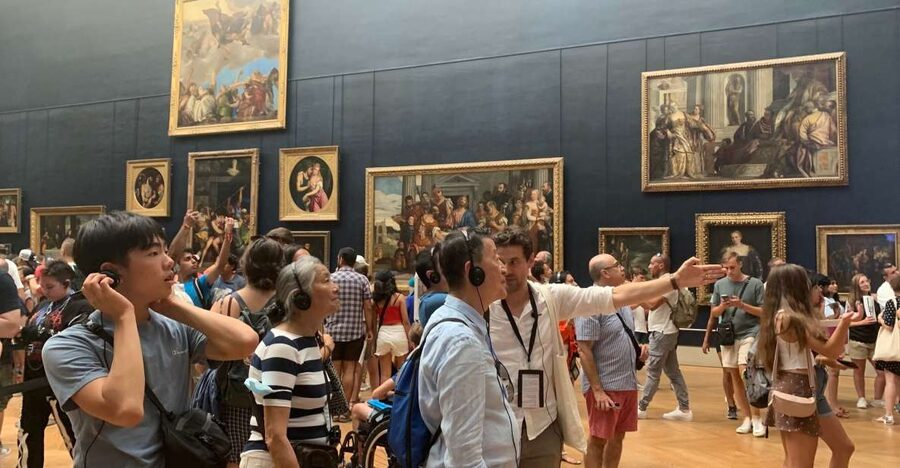 Paris: Louvre Masterpieces Tour with Pre-Reserved Tickets - Getting into the Louvre: priority entry meets real-world security