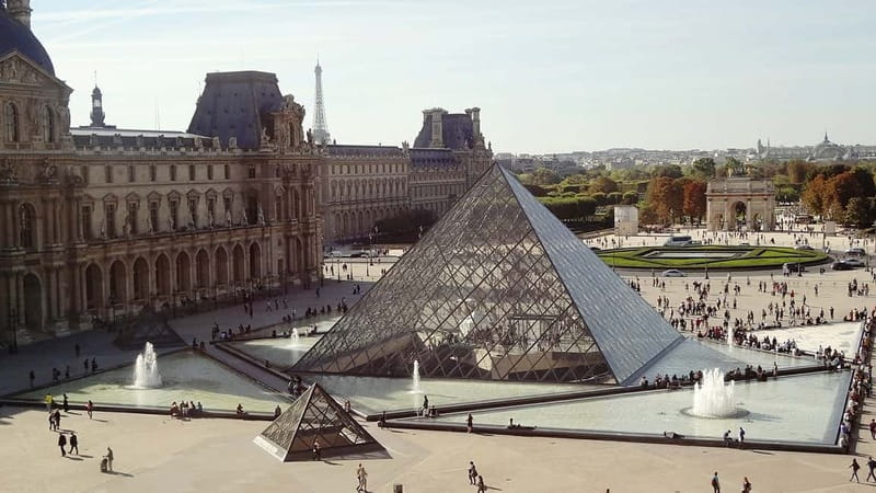 Paris: Louvre Museum Entry Ticket and Garden Walking Tour - Key highlights to look for