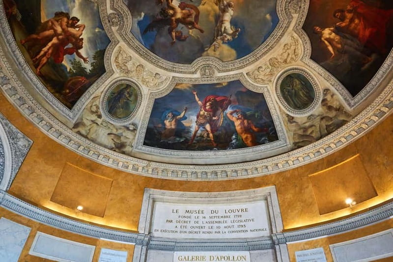 Paris: Louvre Museum Entry Ticket and Garden Walking Tour - Cour Napoleon and the landmarks around the Louvre make navigation easier