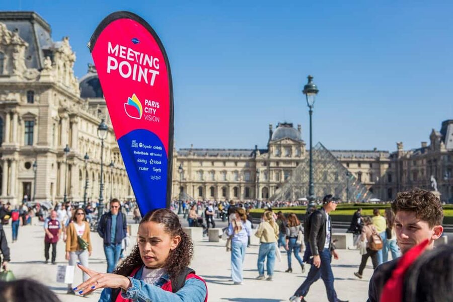 Paris: Louvre Museum Fast Entry and Hop-On Hop-Off Bus Tour - Price and value: why $118 can make sense