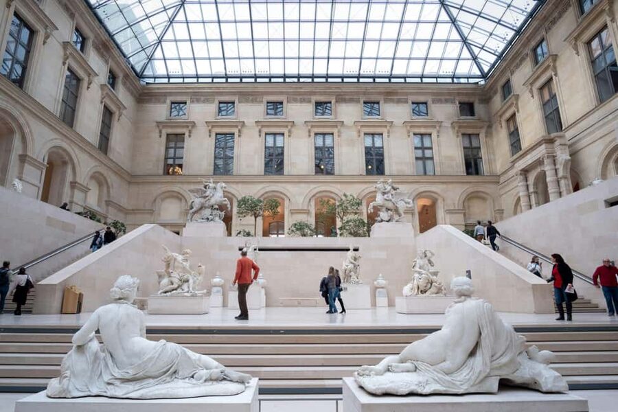 Paris: Louvre Museum Fast Entry and Hop-On Hop-Off Bus Tour - The Mona Lisa escort is the heart of the deal