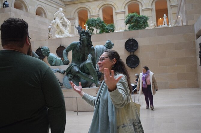 Paris : Louvre Museum Guided Tour with Pre-Booked Tickets - Stop 1: Inside the Louvre, Where the Highlights Feel Less Random