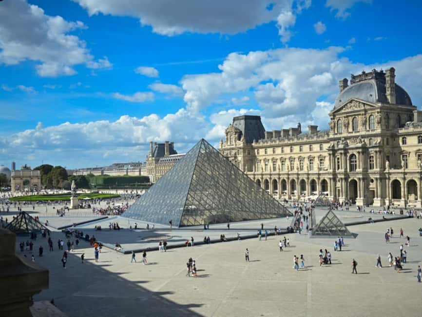 Paris: Louvre Museum Guided Tour with Skip-the-Ticket-Line - Fast track through the Louvre Pyramid, then right into the art