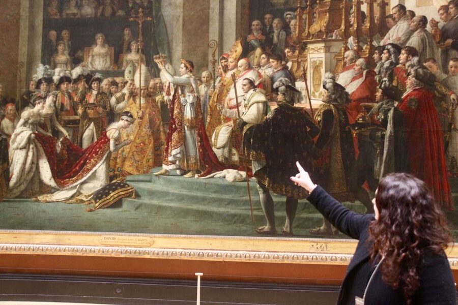 Paris: Louvre Museum Highlights and Mona Lisa Tour - Stairs, Luggage Rules, and the One-Way Museum Flow