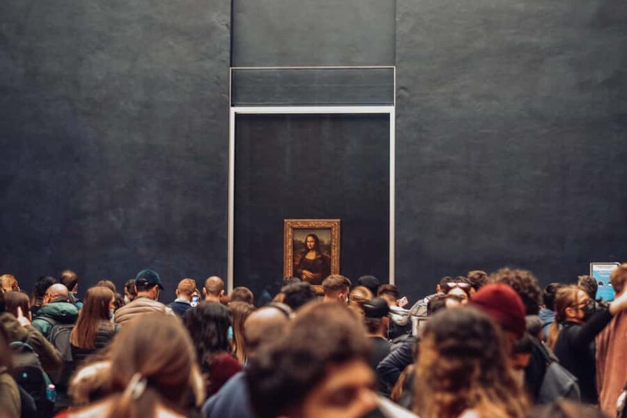 Paris: Louvre Museum Hosted Entry and Mona Lisa Audioguide - Host meetup at Benlux Duty Free, 174 Rue de Rivoli