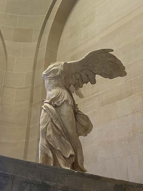Paris: Louvre Museum Hosted Entry & Masterpieces Audio Guide - Quick practical tips for your best Louvre day