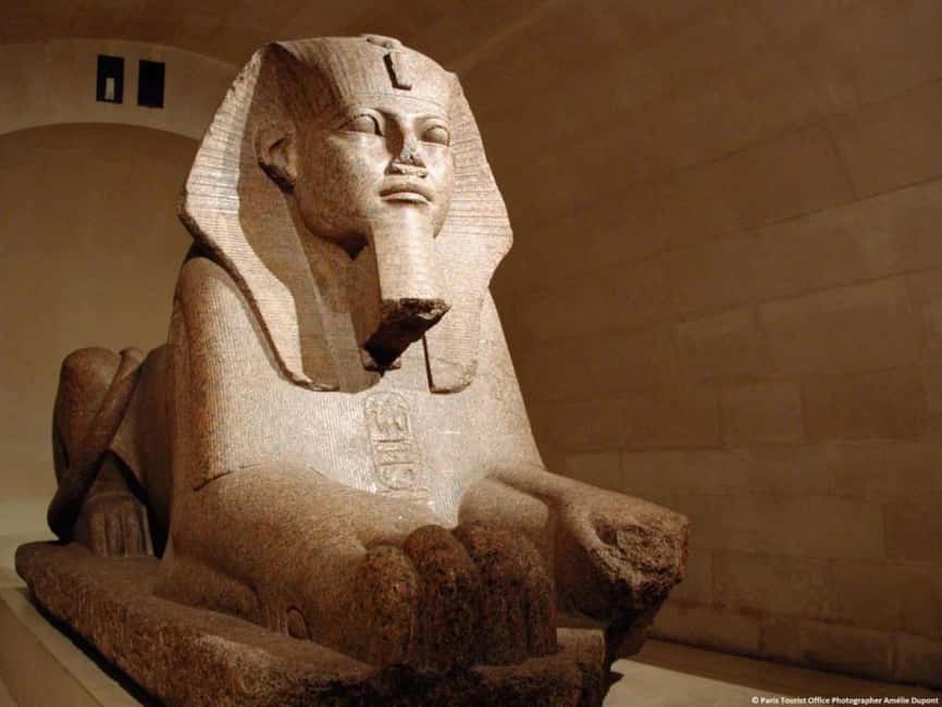 Paris: Louvre Museum Hosted Entry & Masterpieces Audio Guide - Should you book this Louvre hosted entry plus audio guide?