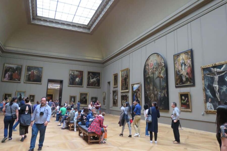 Paris: Louvre Museum Hosted Entry & Masterpieces Audio Guide - How the Masterpieces audio guide works on your phone