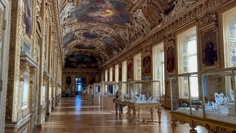 Paris: Louvre Museum Mona Lisa First Viewing Semi-Private - Key Things You’ll Notice Right Away