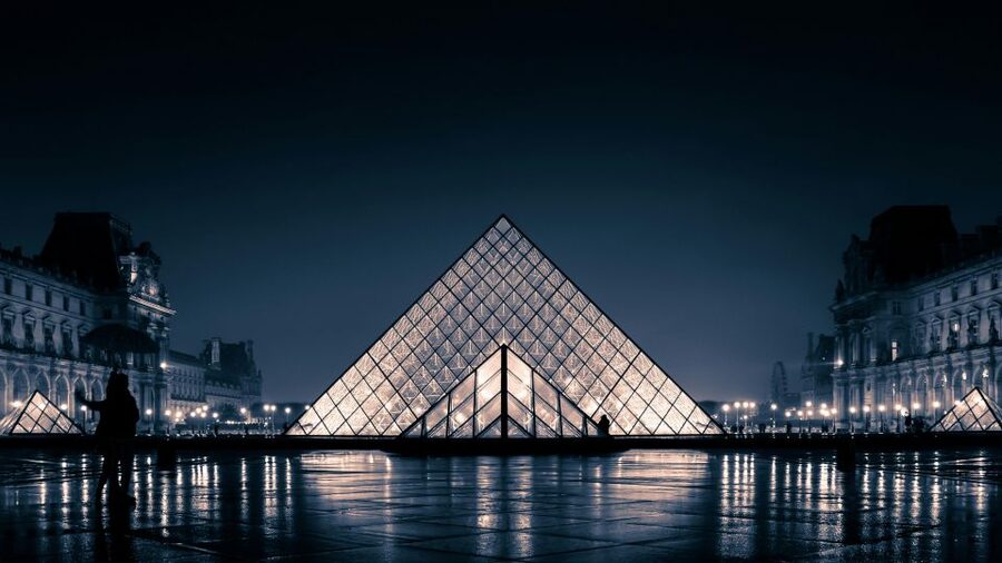 Paris: Louvre Museum Ticket with Optional Hosted - What to Wear and Bring for a Comfortable Louvre Sprint