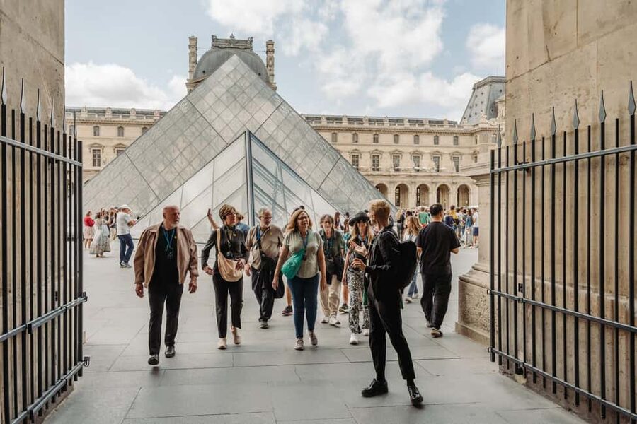Paris: Louvre or Orsay, Eiffel Tower, City Walk & Cruise - Pace, Group Size, and Why This Tour Works for “See It All” Trips