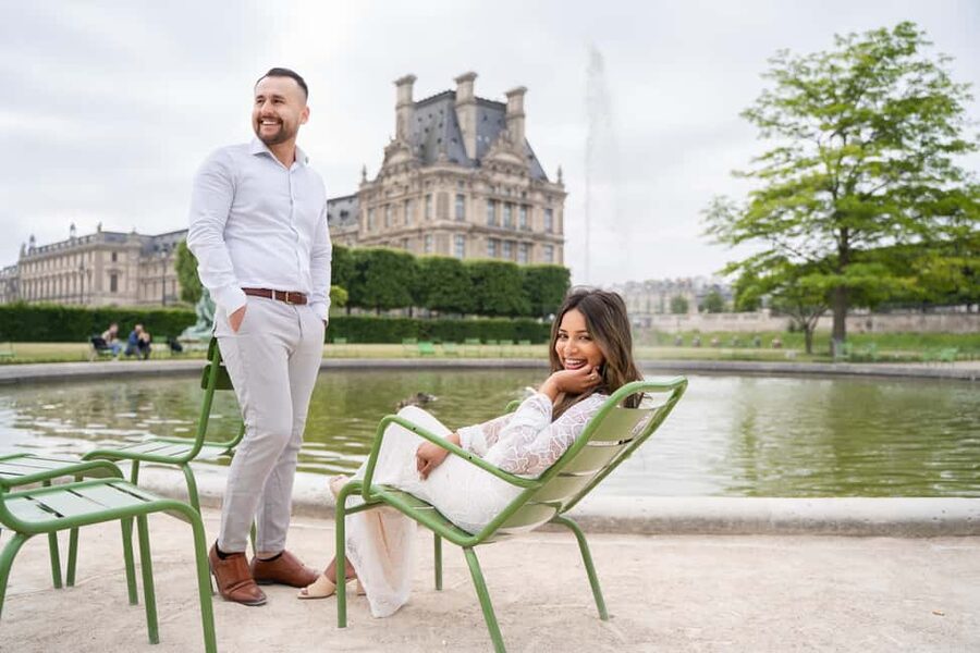 Paris: Louvre photoshoot or Seine bridges Eiffel Tower walk - Key things that make this Paris photo session work