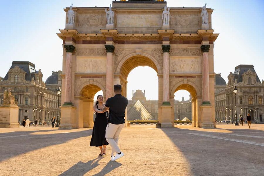 Paris: Louvre photoshoot or Seine bridges Eiffel Tower walk - Notre Dame photo stop, then continuing toward the Eiffel Tower