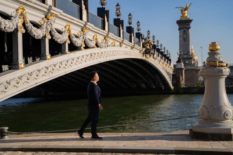 Paris: Louvre photoshoot or Seine bridges Eiffel Tower walk - What you get after the shoot, 25 edited photos in 72 hours