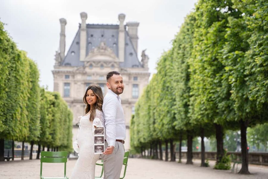 Paris: Louvre photoshoot or Seine bridges Eiffel Tower walk - Pick your landmark route: Pont Alexandre, Louvre-Tuileries, or Notre Dame