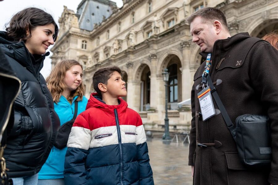 Paris: Louvre Private Family Tour for Kids + Reserved Entry - Skip-the-line reserved entry into the Louvre’s permanent collection