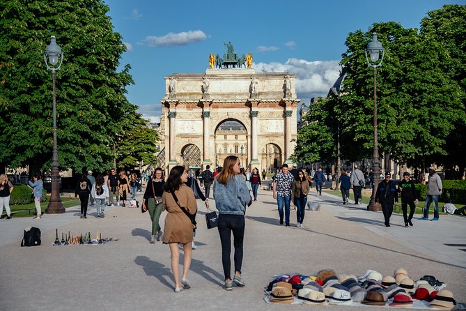 Paris Louvre PRIVATE TOUR with a Local Private Guide - The best part after the tour: keep exploring without decision fatigue