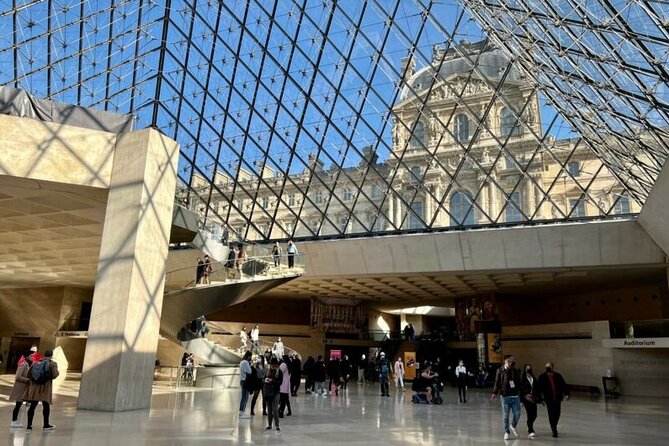 Paris & Louvre Semi Private or Private Tour with Île de la Cité - The 1-hour Louvre break: use it smart, not fast