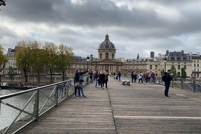 Paris & Louvre Semi Private or Private Tour with Île de la Cité - Price and value: what $359.26 buys you in real time