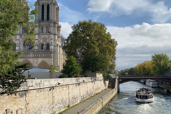 Paris & Louvre Semi Private or Private Tour with Île de la Cité - Notre-Dame and the rebuilding after 2019, explained with real architectural focus