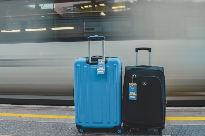 Paris: Luggage Storage close to Louvre Museum - Private group setup: fewer headaches when you just want a simple yes
