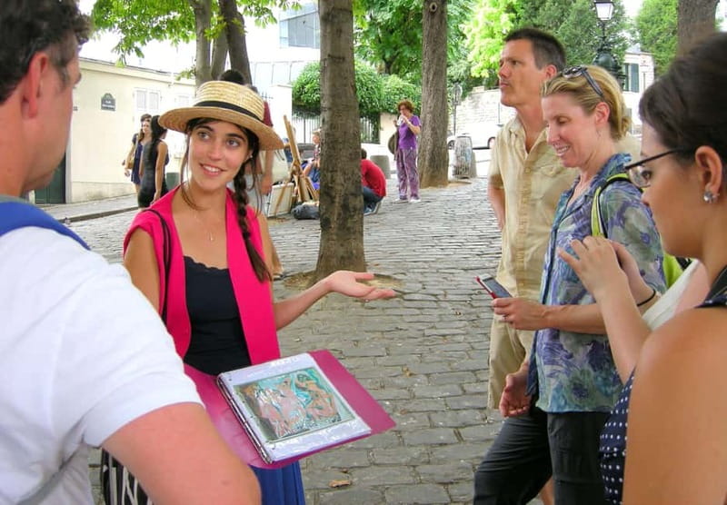 Paris: Magical Montmartre, without the crowds. Small group - How the tour keeps Montmartre calmer near the icons