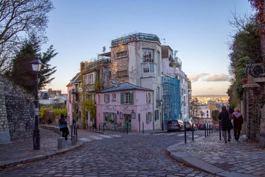 Paris: Magical Montmartre, without the crowds. Small group - Should you book this Montmartre tour?