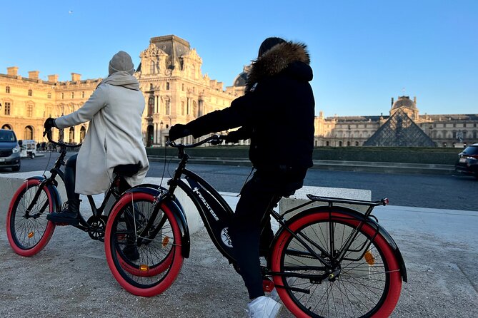 Paris Main Sights Bike Tour - Trocadero and the Flamme de la Liberté stop that changes the mood