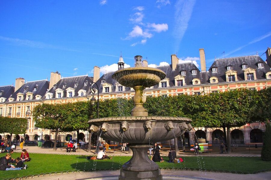 Paris Marais Quarter 2-Hour Private Walking Tour - Start at Metro Étienne Marcel, and plan on moving