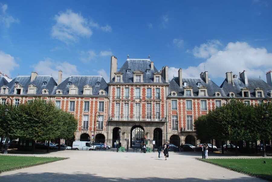 Paris Marais Quarter 2-Hour Private Walking Tour - Les Halles: Paris’s old-market core and the story behind it