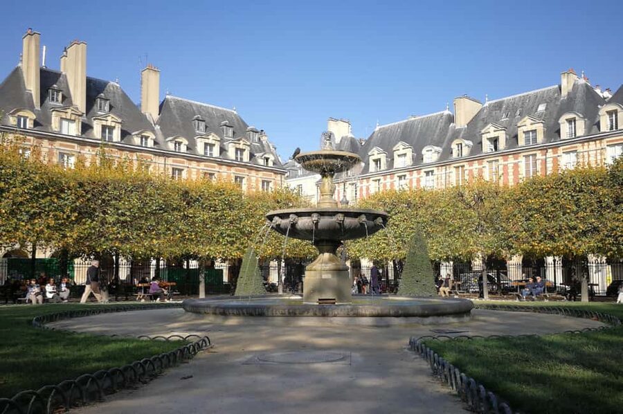 Paris: Marais without crowds. Guided Tour in a small group - Rue des Rosiers to the Pletzl: Jewish Paris and WWII Memory