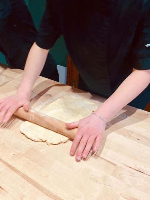 Paris: Millefeuille baking class with a chef - Assembling your millefeuille with decorative touches that feel doable