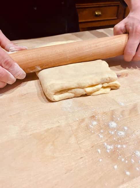 Paris: Millefeuille baking class with a chef - What you eat, what you take home, and why the packaging matters