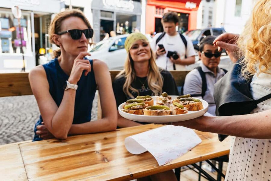 Paris: Montmartre Cheese, Wine & Pastry Guided Walking Tour - What the guides do best, and why it affects your day