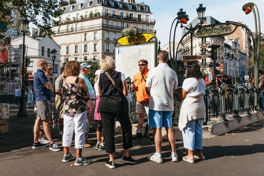 Paris: Montmartre Food and Wine Guided Tour - Choux à la crème and artisan chocolate: the sweet section that lasts