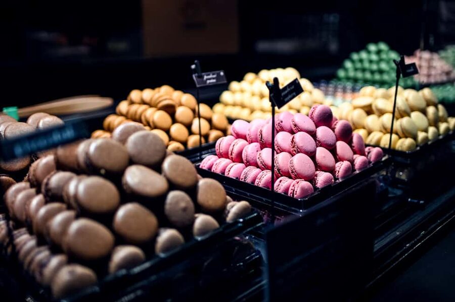 Paris: Montmartre Food Tasting Walking Tour with Secret Dish - Why this Montmartre food tour works better than a normal stroll