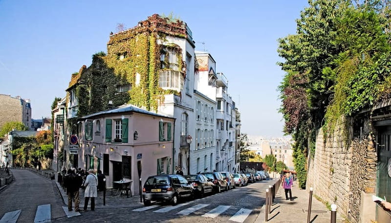Paris: Montmartre Hidden Gems and Highlights Walking Tour - Place du Tertre: Artists, Terraces, and the Paris You Actually Want
