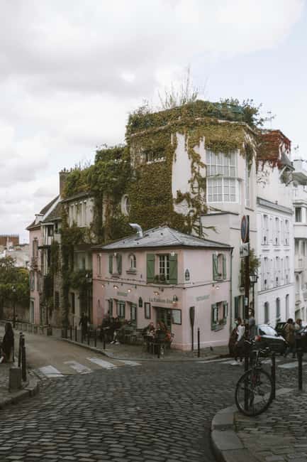 Paris: Montmartre hidden gems walking Tour with Local Guide - Place du Tertre and Moulin de la Galette, Montmartre as a stage